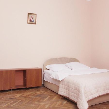 לבוב Квартира Подобово Біля Форуму Високий Замок Вулиця Хмельницького 61 מראה חיצוני תמונה